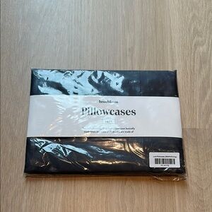 Brooklinen Luxe Pillowcase King in Graphite Gray (quantity 1)